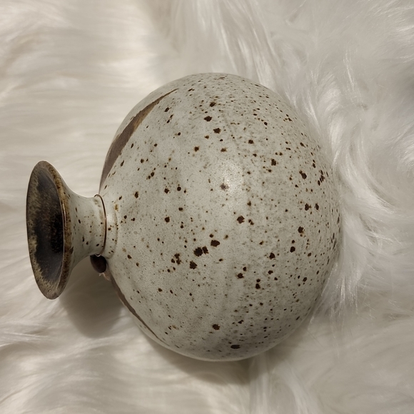 Home decor small vase rustic looking handpainted butterfly - Picture 10 of 10